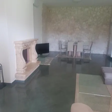 Vila Villa *